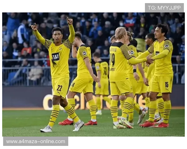 多特蒙德中场活力充足但控制力不足,球队中路组织局面承压,影响攻防转换稳定性 多特蒙德中场活力充足但控制力不足,球队中路组织局面承压,影响攻防转换稳定性